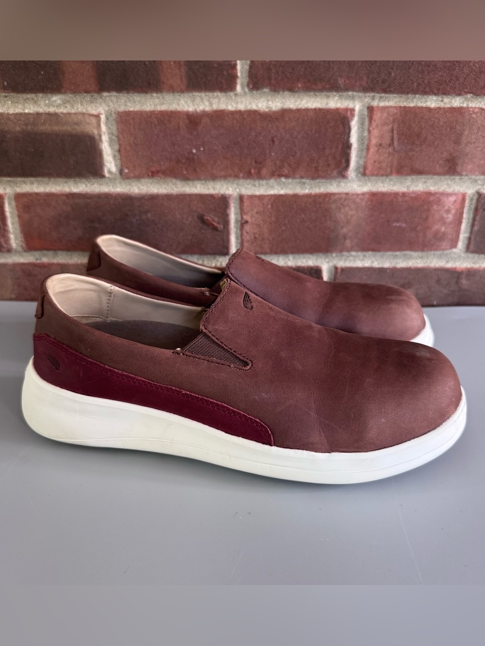 Red Wing 2033 Women’s US 7.5 B Burgundy Brown Leather Slip On Casual Shoes. In g